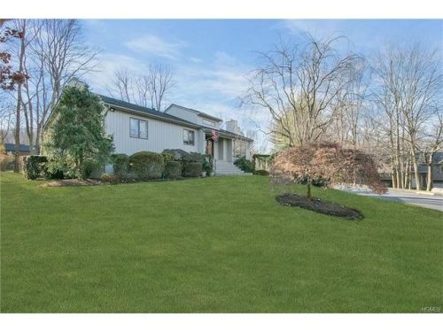 239 Briarwood Dr, Somers Town, NY 10589-1810