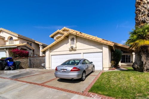 29910 Muledeer Ln, Santa Clarita, CA 91384-4512