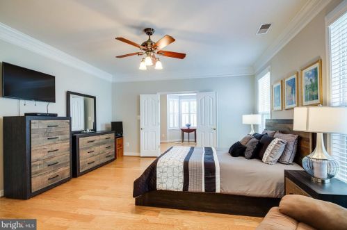 9517 Moonen Bay Ln, Bristow VA  20136-3515 exterior