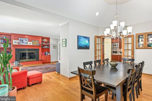 11103 Glade Dr, Herndon VA 20191-4707 exterior