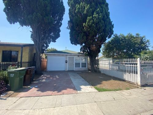 708 Plum St, Compton CA  90222-3940 exterior