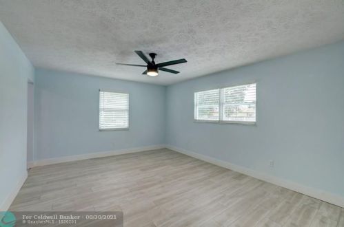 189 Fairview Ave, Fort Pierce FL  34983-3052 exterior