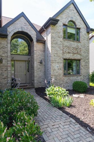 38 Deneveu Cir, Fond Du Lac WI  54935-5457 exterior