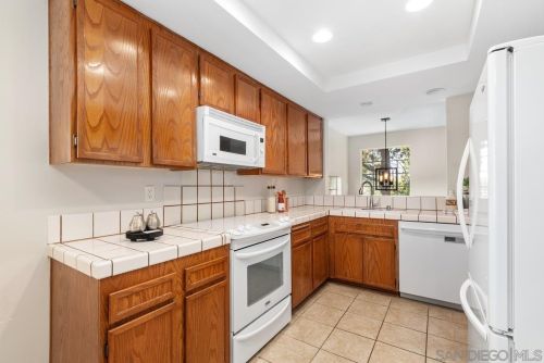 3043 Old Bridgeport Way, San Diego CA  92111-7727 exterior
