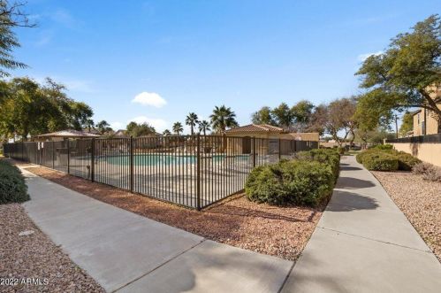 64 Catclaw St, Gilbert AZ 85233-6802 exterior