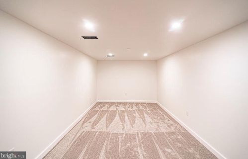 415 Liberty St, Charles Town WV  25414-1827 exterior