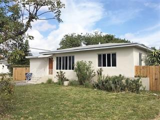 401 109th St, Miami, FL 33161-7144