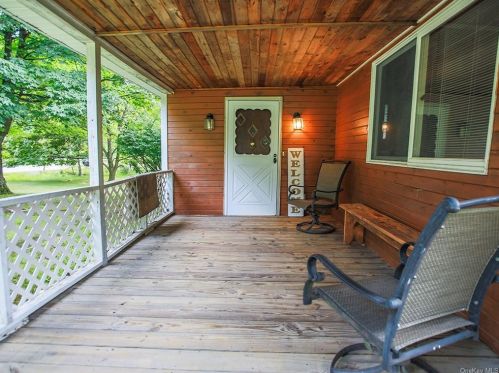 596 Angola Rd, Cornwall, NY 12518-1006
