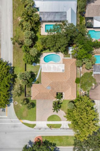 800 18 St, Boca Raton FL 33486-6937 exterior