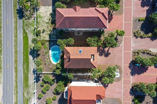 1820 Sunset Dr, Saint George Island FL  32328-3120 exterior