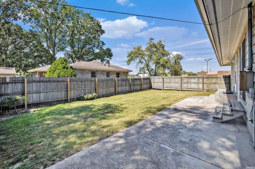 2115 Sarah St, Mishawaka IN  46545-6248 exterior