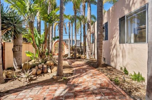 232 Rios Ave, Solana Beach CA  92075-1240 exterior