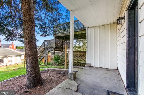 325 1st Ave, Red Lion PA  17356-1517 exterior