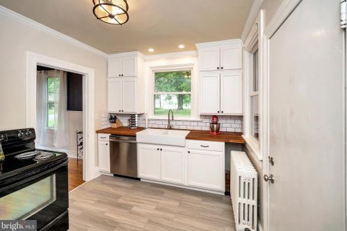 142 Main St, Bowling Green VA  22427-9425 exterior