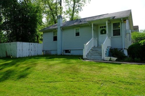 71 Gilchrest Rd, Valley Cottage NY  10989-2115 exterior