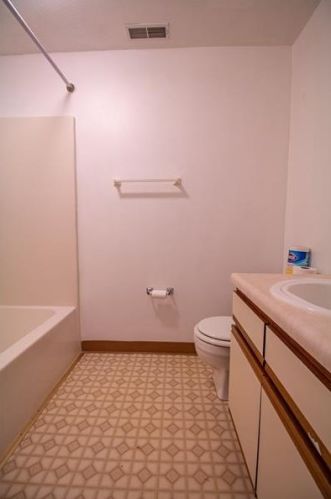 422 4th St, Oakmont PA  15139-1680 exterior