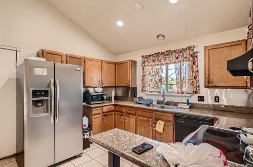 994 Nome St, Denver CO 80014-1850 exterior