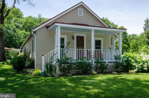 35121 Bloomfield Rd, Round Hill, VA 20141-1824