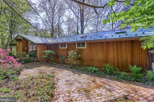 2 Fernwood Trl, Charnita, PA 17320-8556