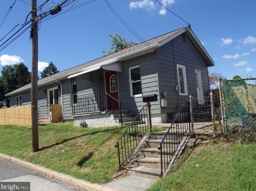 3608 10th St, Boothwyn PA  19061-5209 exterior