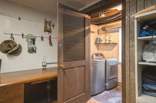 215 Croton Dam Rd, Crotonville NY  10562-2106 exterior