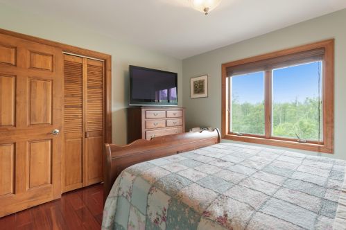 1016 Wallace Lake Rd, West Bend WI  53090-8943 exterior