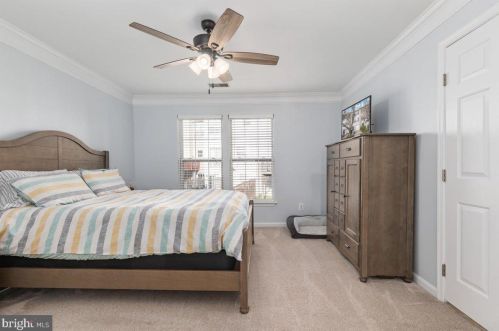 9078 Falcon Glen Ct, Bristow VA  20136-5739 exterior