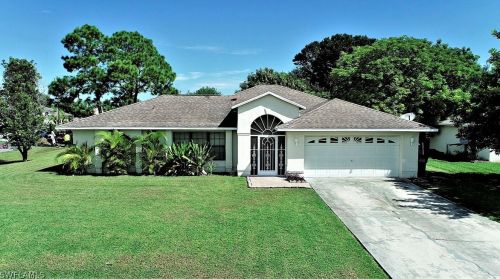 1019 4th Ter, Cape Coral, FL 33990-2653