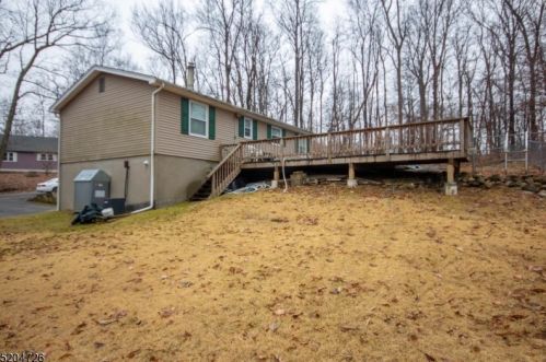 15 Appleseed Rd, Wantage NJ  07461-4734 exterior