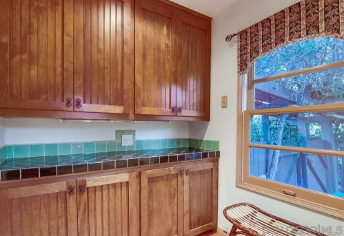 3211 Dumas St, San Diego CA 92106-1317 exterior