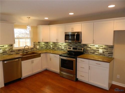 101 Rossway Ave, Rossford, OH 43460-1348