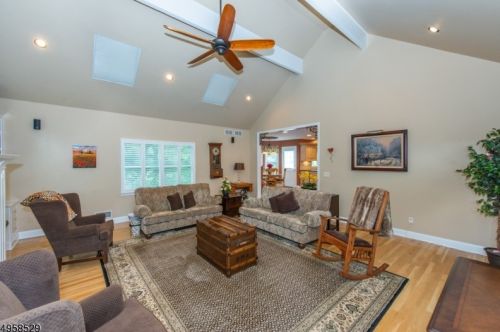 4 Roberts Rd, Dover NJ  07869-3475 exterior