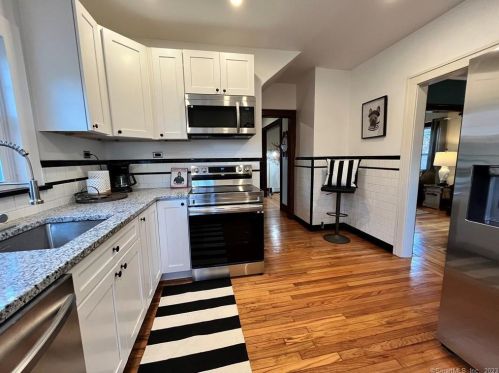 176 Roosevelt Ave, Norwich CT  06360-3346 exterior