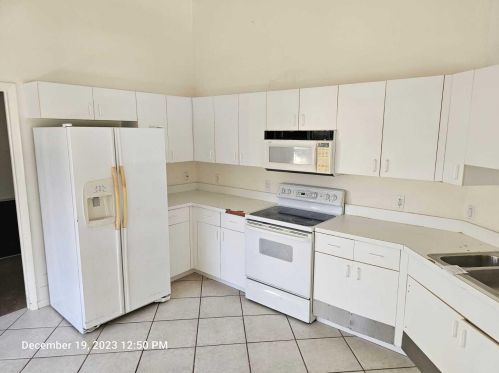 1158 Lombardy Dr, Fort Pierce FL  34986-2181 exterior