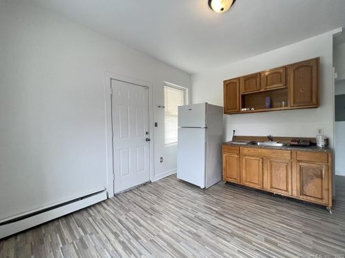 528 Main St, Bridgeport, CT 06608-2327