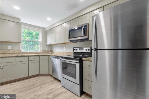2902 Willston Pl, Falls Church, VA 22044-2837