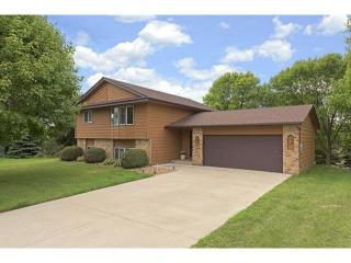 7030 Redwing Ln, Chanhassen, MN 55317-9537