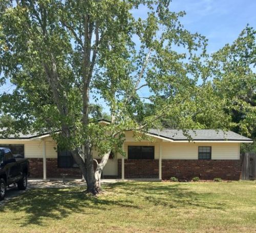 555 Linda St, Macclenny, FL 32063-4162