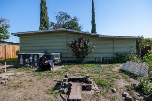 9 Ashley Ave, Woodland CA  95695-2509 exterior