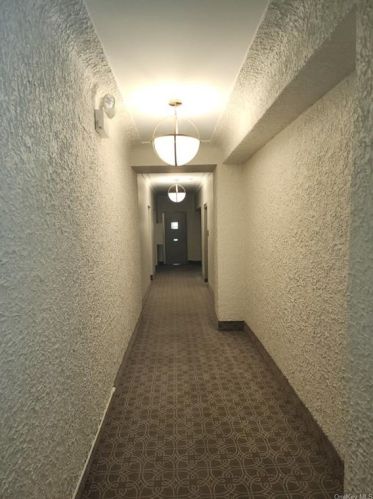 2 Spruce St, Great Neck NY  11021-3837 exterior