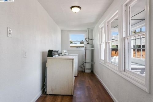 1528 79 Ave, Oakland CA  94621-2644 exterior