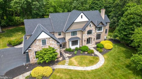 10 Devonshires Ct, Blue Bell PA  19422-2560 exterior