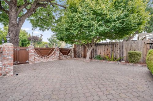 1009 Marsh Rd, Redwood City CA  94063-4431 exterior