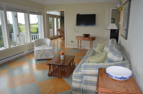 250 Ocean Rd, South Kingstown RI  02882-1346 exterior