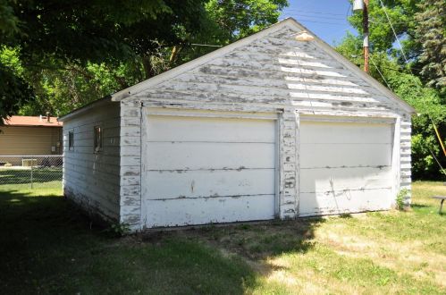 1629 5th St, Montevideo, MN 56265-1004