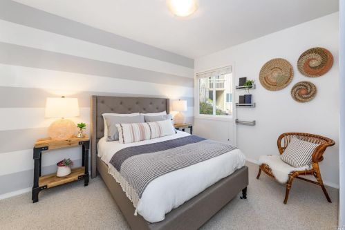 9 Thoreau Cir, Mill Valley CA  94941-4651 exterior