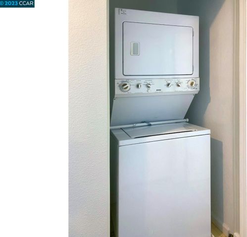 11801 Newbridge Way, Pleasanton CA  94568-2354 exterior