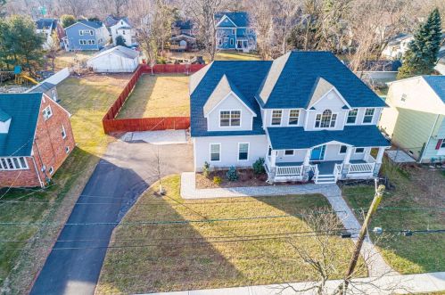 28 Hickory St, Metuchen, NJ 08840-2710