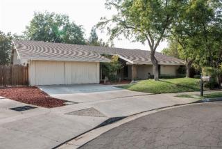 215 Denise Ave, Fresno, CA 93720-1528