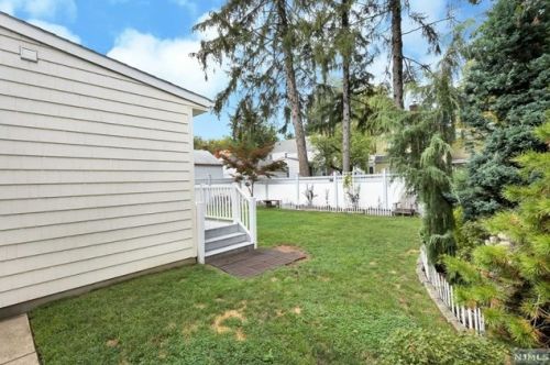 121 Herrick Ave, Teaneck NJ  07666-4106 exterior